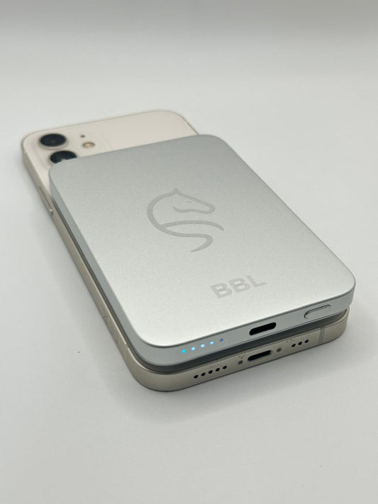 10,000mAh Wireless Fast Charging Power Bank – Slim, Lightweight, Dual USB + Qi Wireless